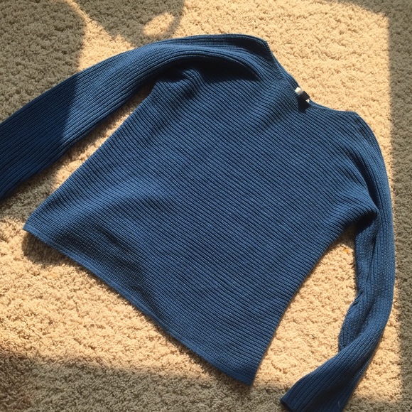 Old Navy Women’s Sweater - Picture 1 of 2